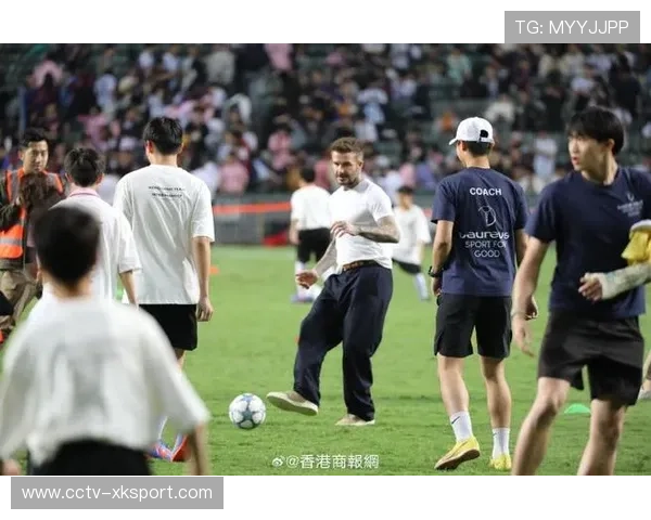 美职联俱乐部公开训练活动拉近球员与球迷距离